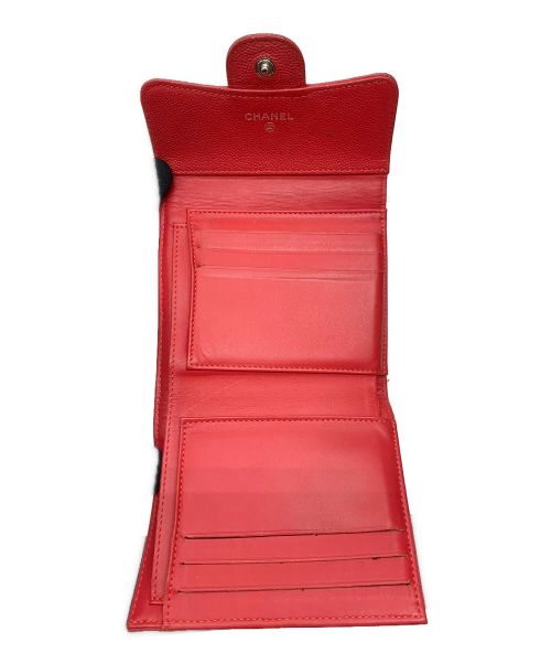 CHANEL（シャネル）CHANEL (シャネル) 3つ折り財布 / キャビアスキン レッドの古着・服飾アイテム