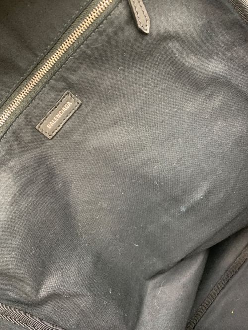 BALENCIAGA（バレンシアガ）BALENCIAGA (バレンシアガ) ロゴ キャンバス リュックサック アイボリー×ブラックの古着・服飾アイテム