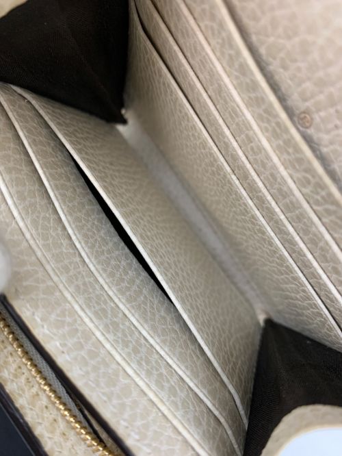 GUCCI（グッチ）GUCCI (グッチ) 2つ折り財布 GG ベージュ×ホワイト ベージュの古着・服飾アイテム