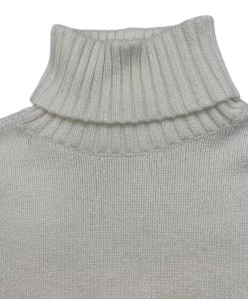 FOXEY NEWYORK（フォクシーニューヨーク）FOXEY NEWYORK (フォクシーニューヨーク) タートルネックニット ホワイト サイズ:38の古着・服飾アイテム