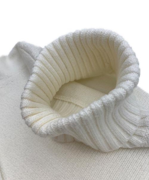 FOXEY NEWYORK（フォクシーニューヨーク）FOXEY NEWYORK (フォクシーニューヨーク) タートルネックニット ホワイト サイズ:38の古着・服飾アイテム