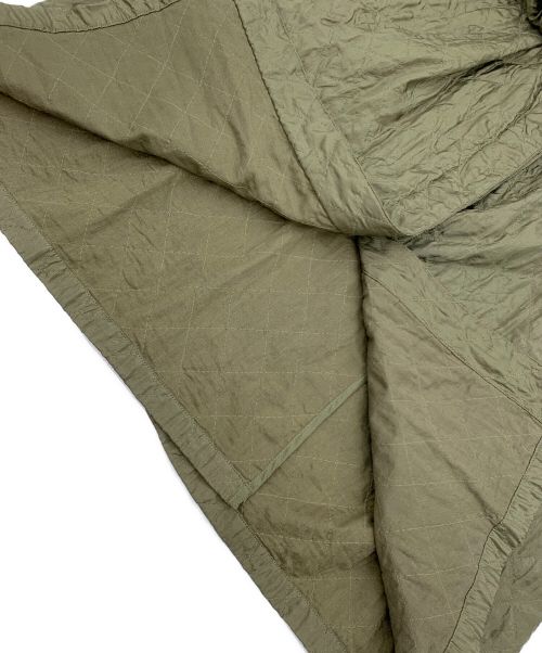 maison de soil（メゾンドソイル）maison de soil (メゾンドソイル) シルクキルトノーカラーコート オリーブ サイズ:Ⅰの古着・服飾アイテム