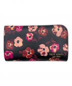 Kate Spadeケイトスペード）の古着「デヴィンフォールポピーズミディアムバイフォールドウォレット」｜ブラック×ピンク