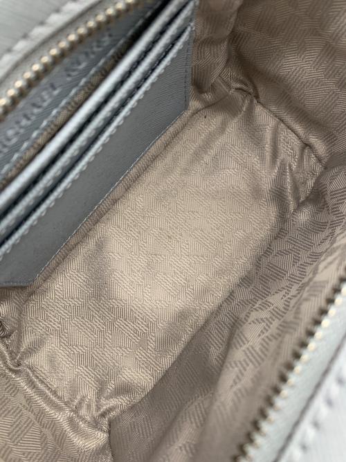 MICHAEL KORS（マイケル・コース）MICHAEL KORS (マイケル・コース) ショルダーバッグ スカイブルーの古着・服飾アイテム