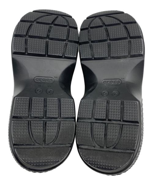 crocs（クロックス）crocs (クロックス) ストンプハイシャインローファー ホワイト×ブラック サイズ:M5 W7の古着・服飾アイテム