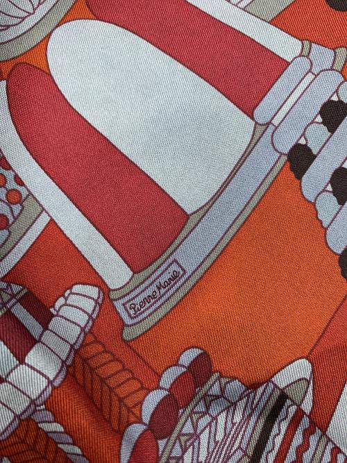 HERMES（エルメス）HERMES (エルメス) シルクスカーフ バーガンディーの古着・服飾アイテム