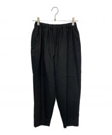 KAGURE（カグレ）の古着「サマーウールテーパードイージーパンツ」｜ブラック