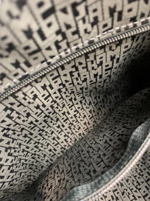 LONGCHAMP（ロンシャン）LONGCHAMP (ロンシャン) Le Pliage Xtra M Hobo bag/ルプリアージュ エクストラ Ｍ ホーボーバッグ ブラックの古着・服飾アイテム