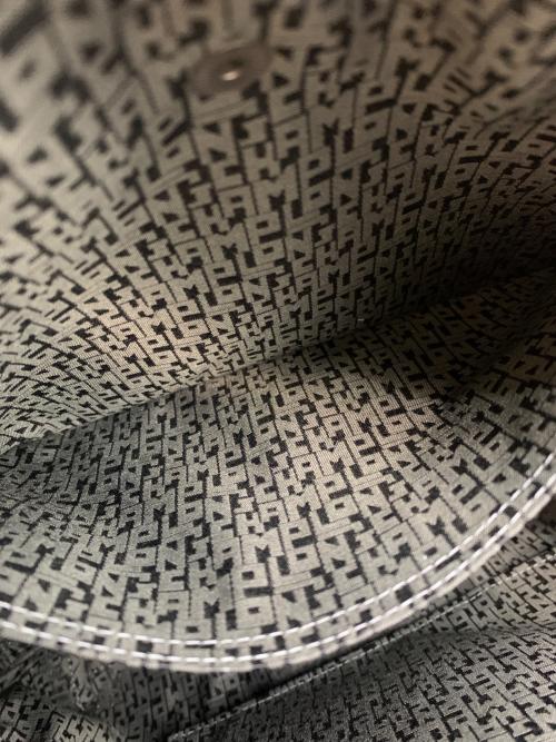 LONGCHAMP（ロンシャン）LONGCHAMP (ロンシャン) Le Pliage Xtra M Hobo bag/ルプリアージュ エクストラ Ｍ ホーボーバッグ ブラックの古着・服飾アイテム