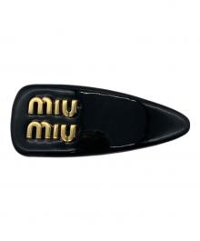 MIU MIU（ミュウミュウ）の古着「パテントレザーヘアクリップ」｜ブラック