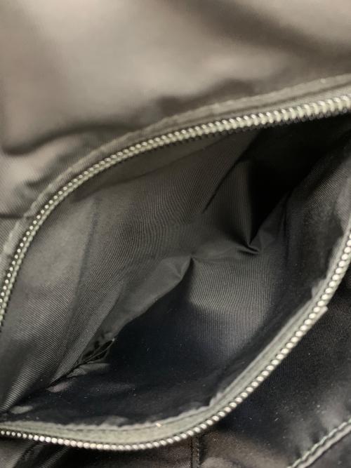 GUCCI（グッチ）GUCCI (グッチ) キャンバスショルダーバッグ ブラックの古着・服飾アイテム