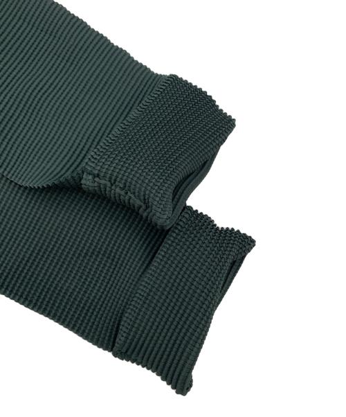 ISSEY MIYAKE me（イッセイ ミヤケ ミー）ISSEY MIYAKE me (イッセイ ミヤケ ミー) ハイネックカットソー グリーン サイズ:記載なしの古着・服飾アイテム