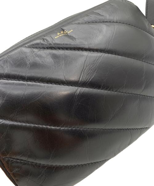 A.P.C.（アーペーセー）A.P.C. (アーペーセー) キルティングショルダーバッグ ブラックの古着・服飾アイテム