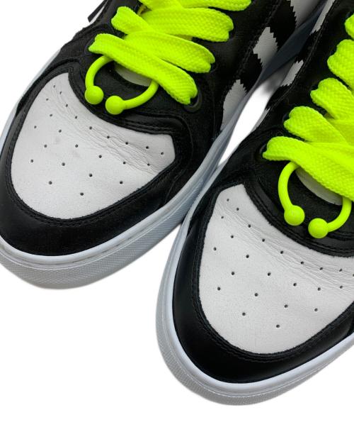 NEIL BARRETT（ニールバレット）NEIL BARRETT (ニールバレット) ローカットスニーカー ホワイト×ブラック サイズ:40の古着・服飾アイテム