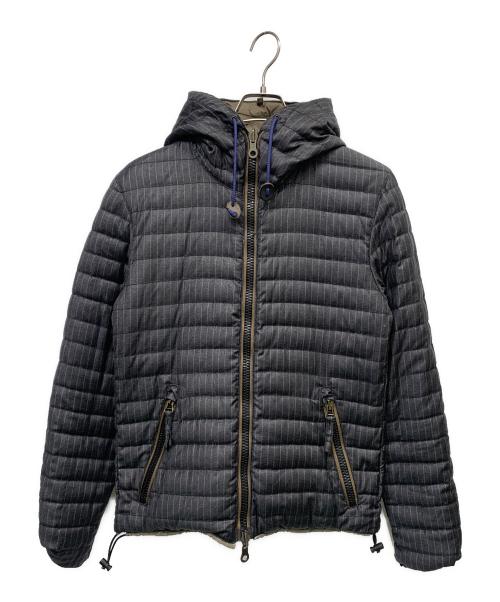 DUVETICA（デュベティカ）DUVETICA (デュベティカ) リバーシブルダウンジャケット カーキ×グレー サイズ:44の古着・服飾アイテム