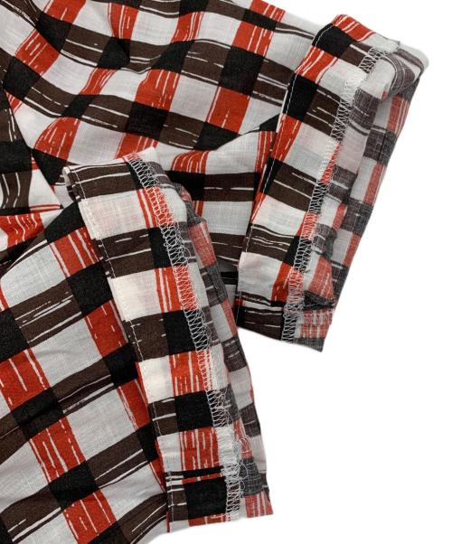 MACKINTOSH LONDON（マッキントッシュ ロンドン）MACKINTOSH LONDON (マッキントッシュ ロンドン) 半袖ワンピース ホワイト×レッド サイズ:38の古着・服飾アイテム