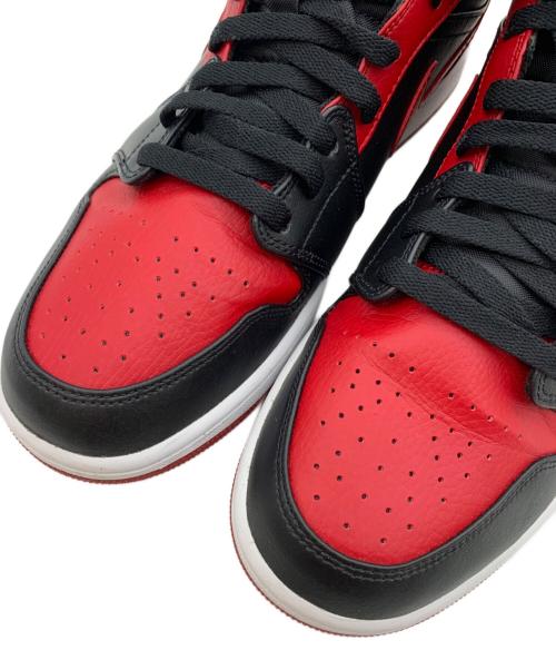 NIKE（ナイキ）NIKE (ナイキ) AIR JORDAN 1 MID ハイカットスニーカー レッド×ブラック サイズ:28.5cmの古着・服飾アイテム