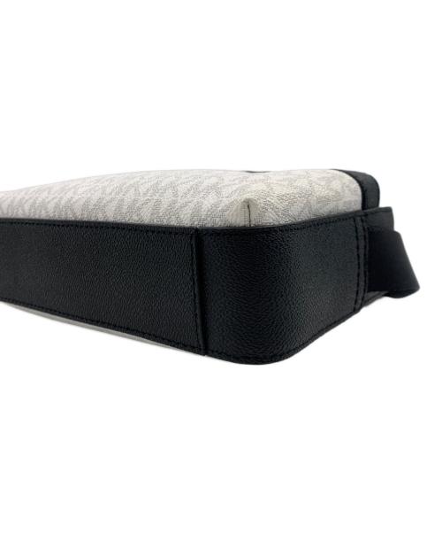 MICHEL KLEIN（ミッシェルクラン）MICHEL KLEIN (ミッシェルクラン) ショルダーバッグ ホワイト×ブラックの古着・服飾アイテム