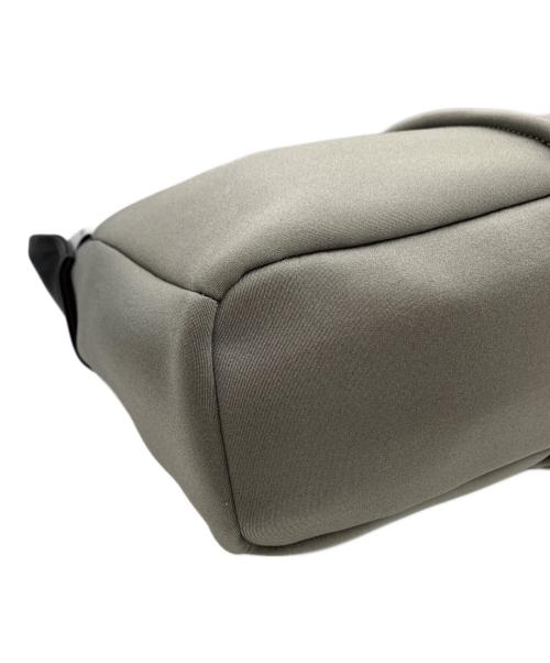 kawa-kawa（カワカワ）kawa-kawa (カワカワ) ear PAPILLONNER (イアパピヨネ) wetワンショルダーバッグ オリーブの古着・服飾アイテム