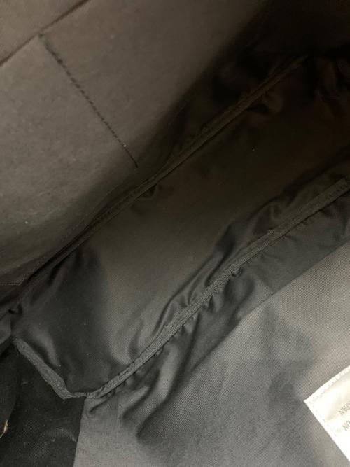 kawa-kawa（カワカワ）kawa-kawa (カワカワ) ear PAPILLONNER (イアパピヨネ) wetワンショルダーバッグ オリーブの古着・服飾アイテム