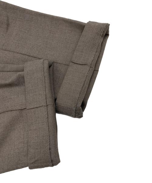 AURALEE（オーラリー）AURALEE (オーラリー) SUPER LIGHT WOOL EASY SLACKS ベージュの古着・服飾アイテム