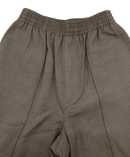 AURALEE（オーラリー）AURALEE (オーラリー) SUPER LIGHT WOOL EASY SLACKS ベージュの古着・服飾アイテム