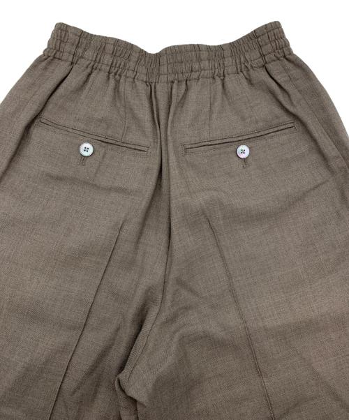 AURALEE（オーラリー）AURALEE (オーラリー) SUPER LIGHT WOOL EASY SLACKS ベージュの古着・服飾アイテム