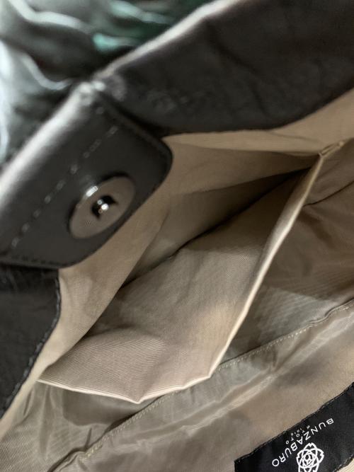 BUNZABURO（ブンザブロウ）BUNZABURO (ブンザブロウ) 大きなツンツンのバッグ グリーンの古着・服飾アイテム