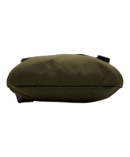 TUMI（トゥミ）TUMI (トゥミ) ショルダーバッグ オリーブの古着・服飾アイテム