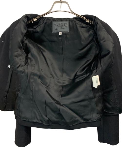 VERSUS VERSACE（ヴェルサス ヴェルサーチェ）VERSUS VERSACE (ヴェルサス ヴェルサーチェ) フォーマルセットアップ ブラック サイズ:38の古着・服飾アイテム