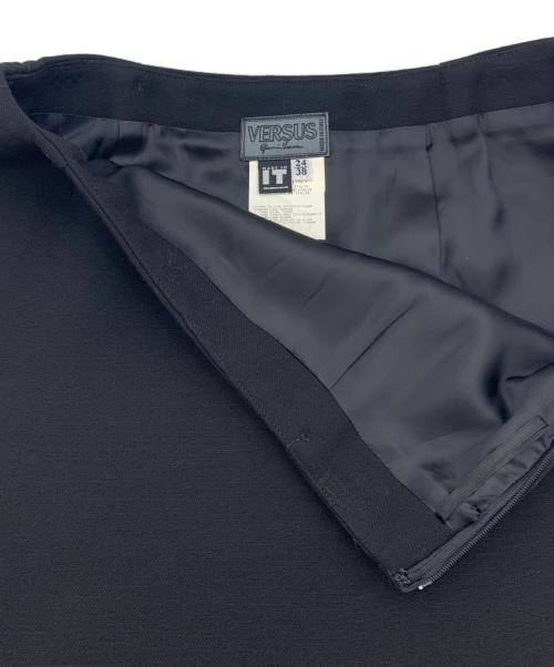 VERSUS VERSACE（ヴェルサス ヴェルサーチェ）VERSUS VERSACE (ヴェルサス ヴェルサーチェ) フォーマルセットアップ ブラック サイズ:38の古着・服飾アイテム