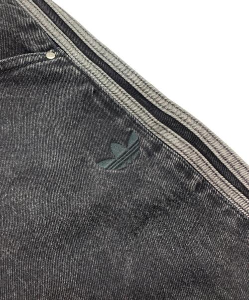 adidas（アディダス）adidas (アディダス) アディカラー デニム ファイヤーバードパンツ ブラック サイズ:W33の古着・服飾アイテム