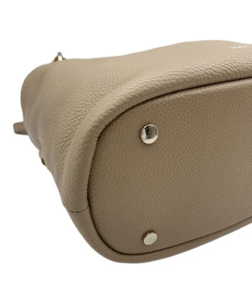 Beaure（ビュレ）Beaure (ビュレ) カウレザー バンブー ハンドル バケット BAG ベージュの古着・服飾アイテム