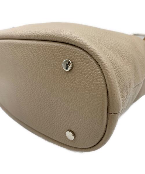Beaure（ビュレ）Beaure (ビュレ) カウレザー バンブー ハンドル バケット BAG ベージュの古着・服飾アイテム