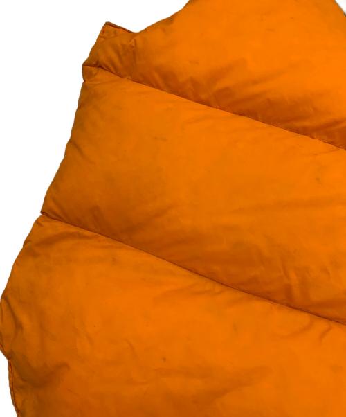 Rocky Mountain FeatherBed（ロッキーマウンテンフェザーベッド）Rocky Mountain FeatherBed (ロッキーマウンテンフェザーベッド) ダウンベスト ベージュ×オレンジ サイズ:11/12の古着・服飾アイテム