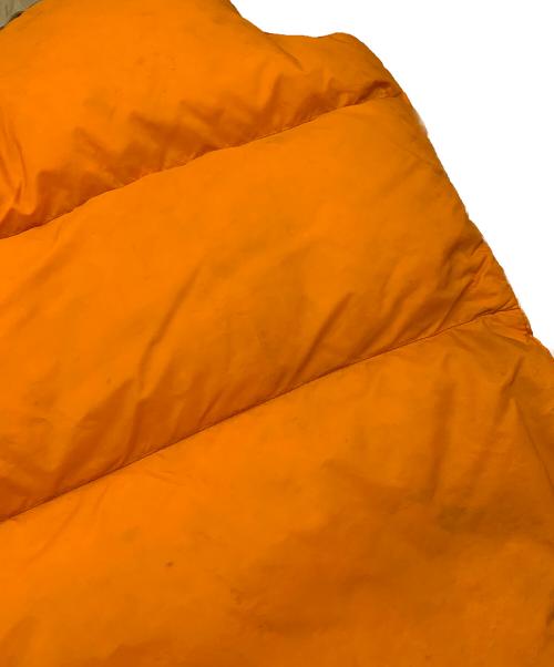 Rocky Mountain FeatherBed（ロッキーマウンテンフェザーベッド）Rocky Mountain FeatherBed (ロッキーマウンテンフェザーベッド) ダウンベスト ベージュ×オレンジ サイズ:11/12の古着・服飾アイテム