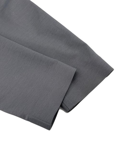 ATTACHMENT（アタッチメント）ATTACHMENT (アタッチメント) コットンコンプレッシャーノーカラージャケット グレー サイズ:2の古着・服飾アイテム