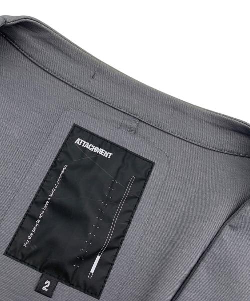 ATTACHMENT（アタッチメント）ATTACHMENT (アタッチメント) コットンコンプレッシャーノーカラージャケット グレー サイズ:2の古着・服飾アイテム