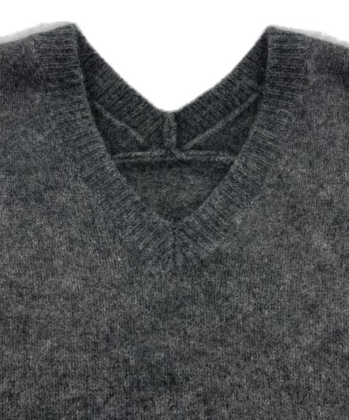 Whim Gazette（ウィムガゼット）Whim Gazette (ウィムガゼット) ファーVネックプルオーバー グレー サイズ:Fの古着・服飾アイテム