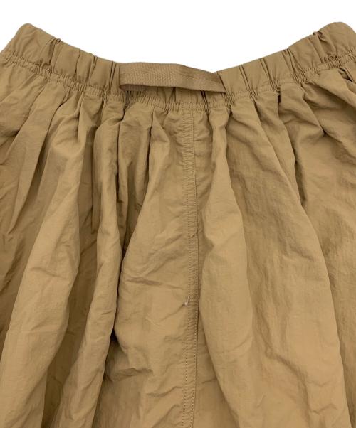 GRAMICCI（グラミチ）GRAMICCI (グラミチ) BEAMS BOY (ビームスボーイ) ナイロンスカート カーキ サイズ:Fの古着・服飾アイテム
