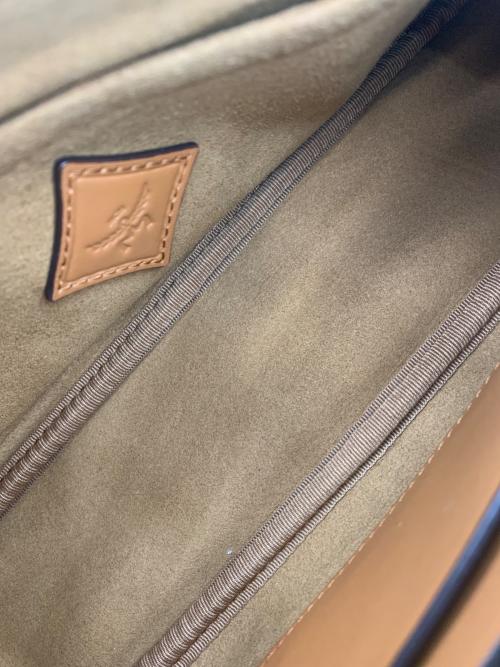 MCM（エムシーエム）MCM (エムシーエム) ワンショルダーバッグ ブラウンの古着・服飾アイテム