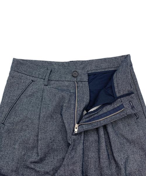 ARMANI EXCHANGE（アルマーニ エクスチェンジ）ARMANI EXCHANGE (アルマーニ エクスチェンジ) タックパンツ ネイビー サイズ:29の古着・服飾アイテム