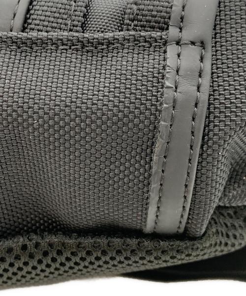 KUSHITANI（クシタニ）KUSHITANI (クシタニ) ヒップバッグ ブラックの古着・服飾アイテム