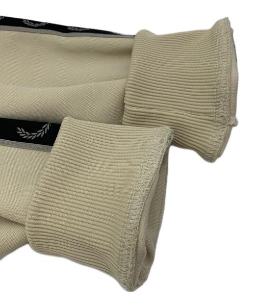 FRED PERRY（フレッドペリー）FRED PERRY (フレッドペリー) コントラストテープトラックジャケット ベージュ サイズ:Sの古着・服飾アイテム