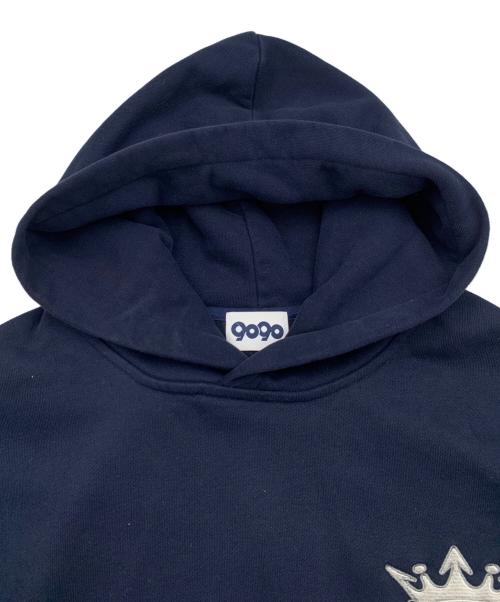 9090（ナインティナインティ）9090 (ナインティナインティ) King Logo Hoodie ネイビー サイズ:XLの古着・服飾アイテム