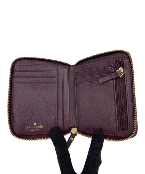 Kate Spade（ケイトスペード）Kate Spade (ケイトスペード) 2つ折り財布 エンジの古着・服飾アイテム