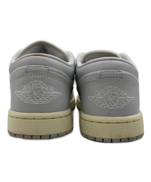 NIKE（ナイキ）NIKE (ナイキ) WMNS AIR JORDAN 1 LOW ホワイト×グレー サイズ:23.5cmの古着・服飾アイテム