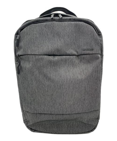 Incase（インケース）Incase (インケース) バックパック グレーの古着・服飾アイテム