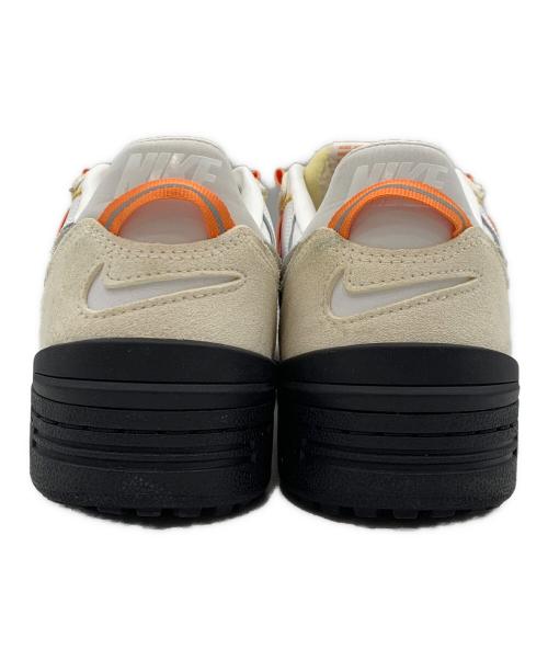 NIKE（ナイキ）NIKE (ナイキ) スニーカー ベージュ×オレンジ サイズ:28.0cmの古着・服飾アイテム