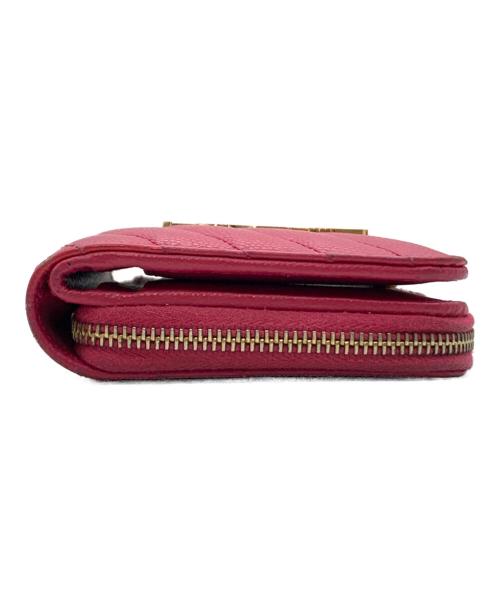 Saint Laurent Paris（サンローランパリ）Saint Laurent Paris (サンローランパリ) Grain De Poudre Matelasse Chevron Compact Zip Wallet ピンクの古着・服飾アイテム